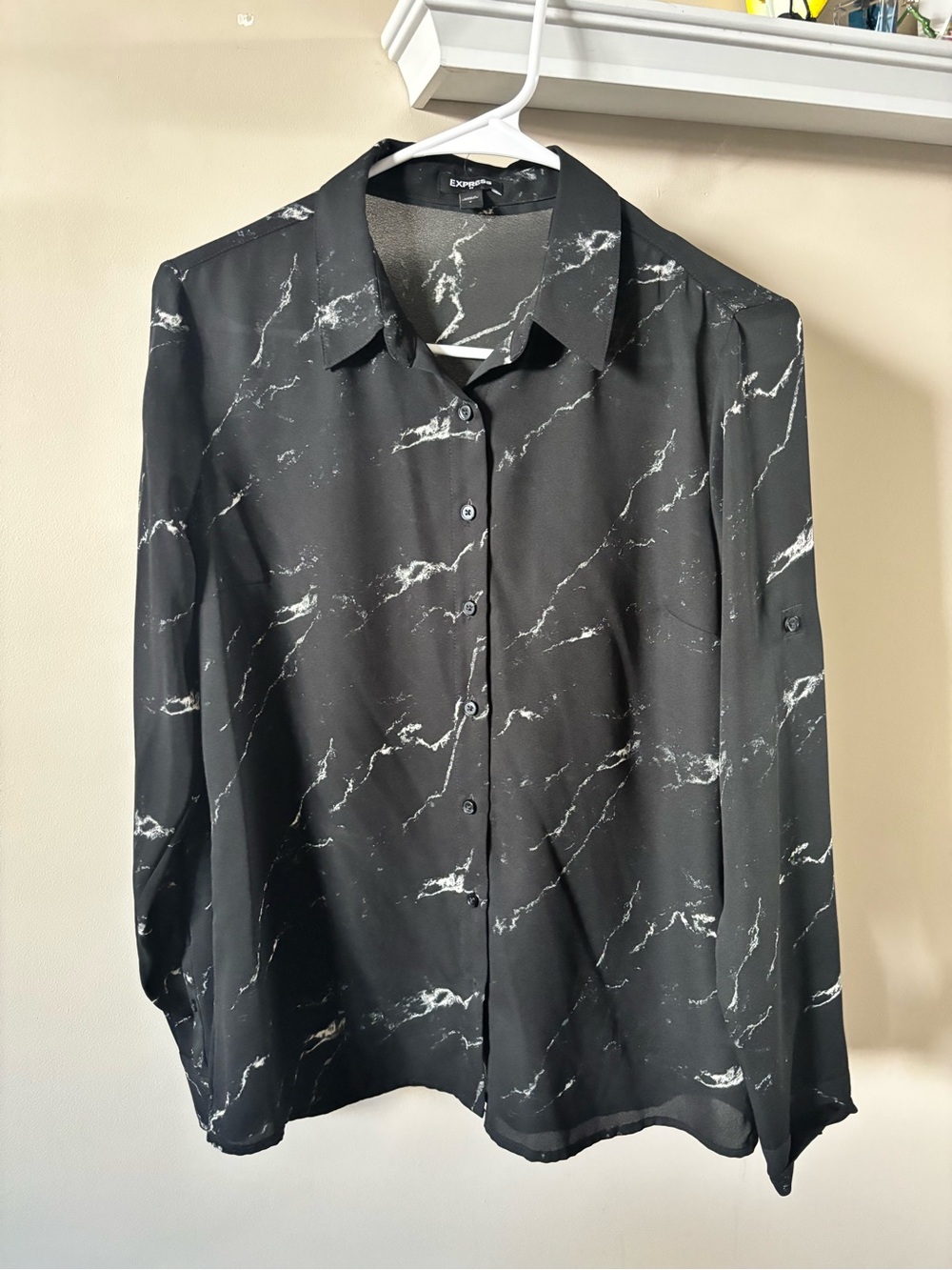 Express Black and White Marble Button-Up Shirt